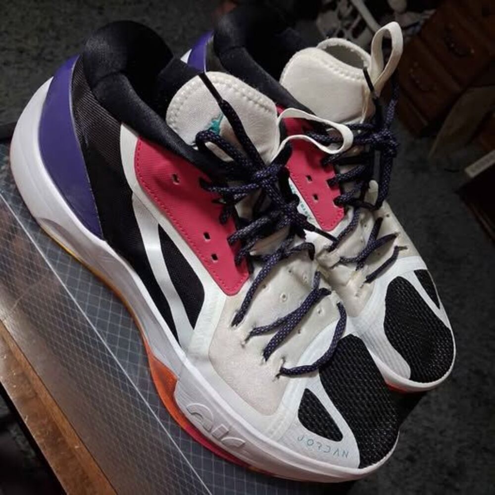 Jordan. Like new! Size 12